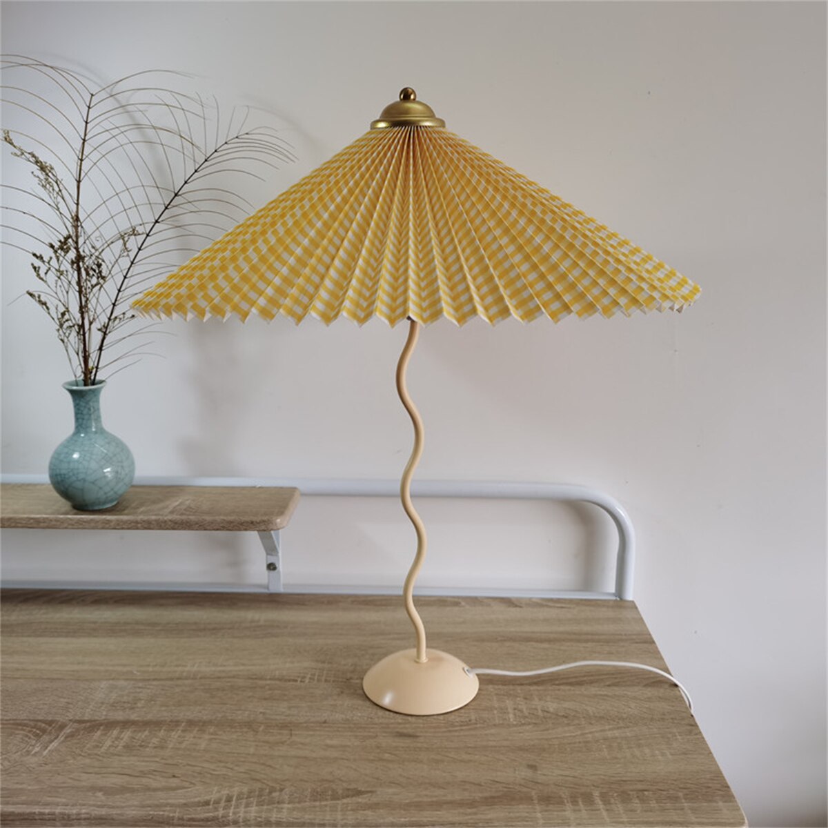 Pleated table 2024 lamp shades